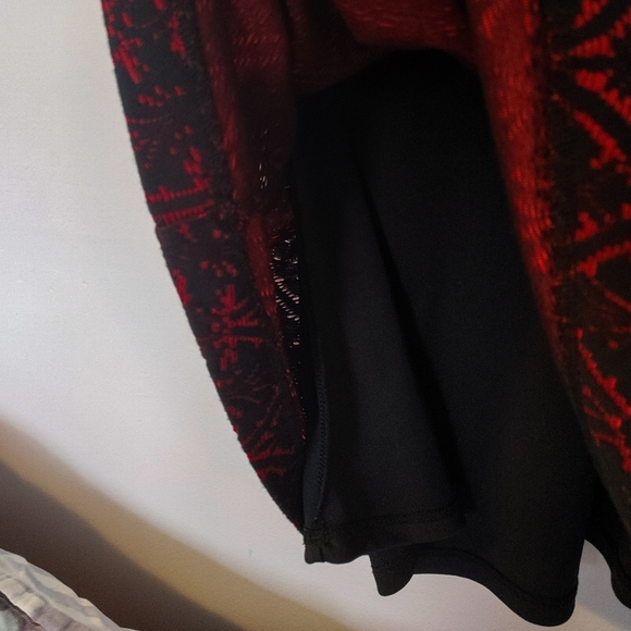 Kenzie Long Sleeve Red and Black Dress - Picture 5 of 8